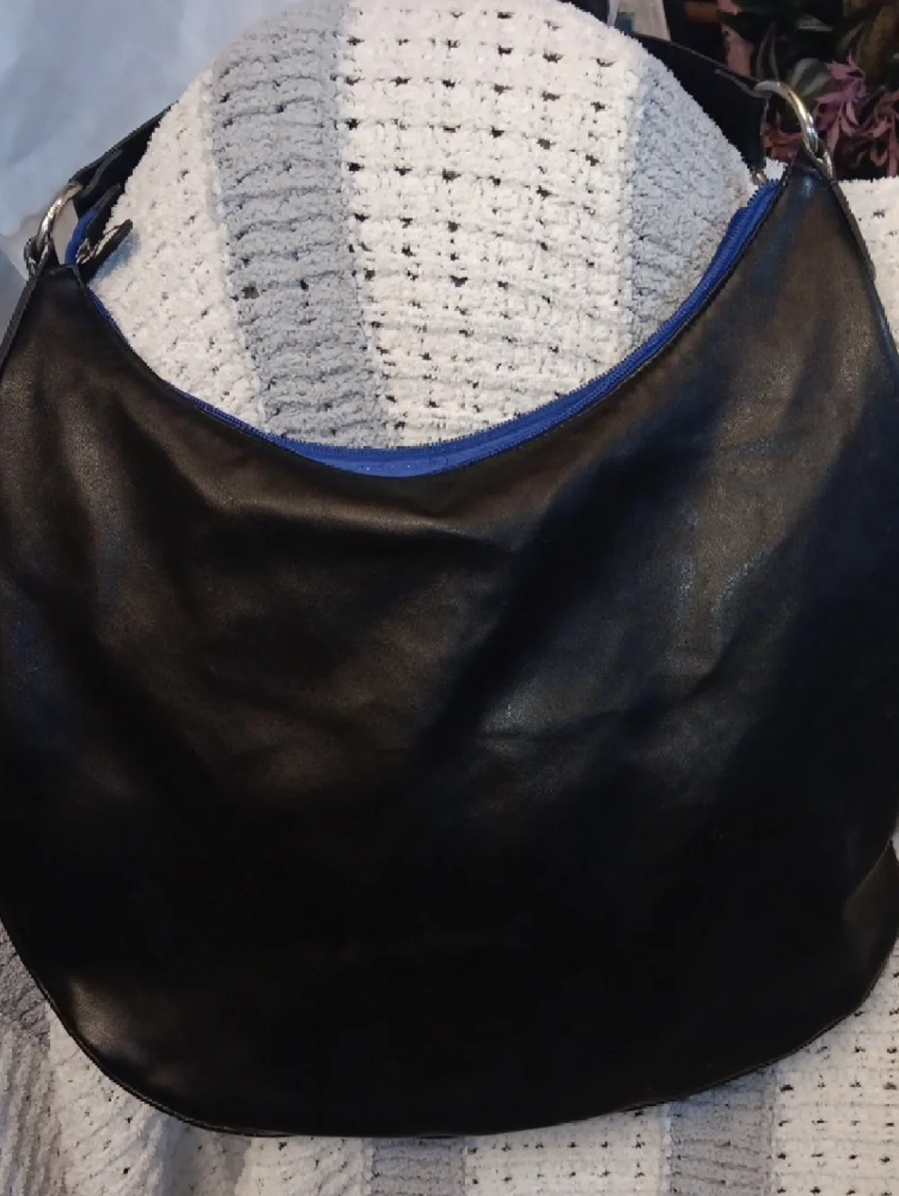 Candie's Multicolor Chevron Hobo Shoulder Bag with Black Trim - Picture 3 of 10